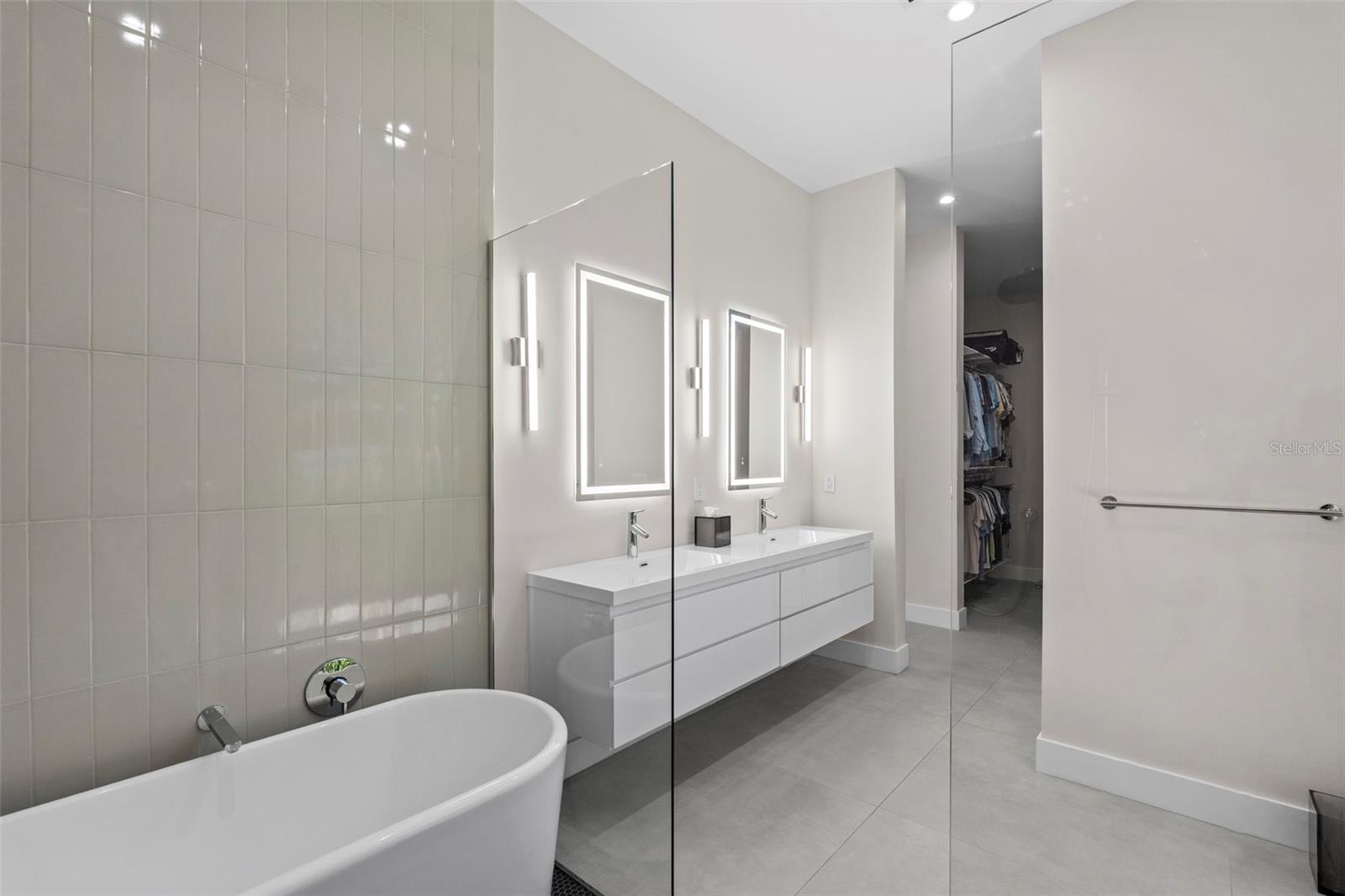 1304 INDIAN ROCKS RD, BELLEAIR, FL, 33756