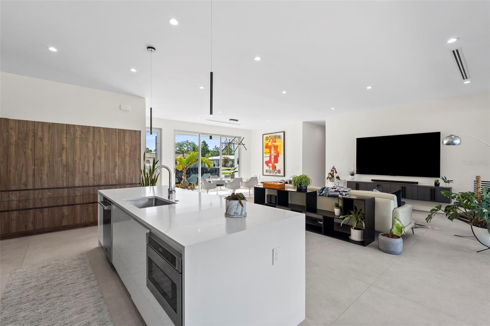 1304 INDIAN ROCKS RD, BELLEAIR, FL, 33756