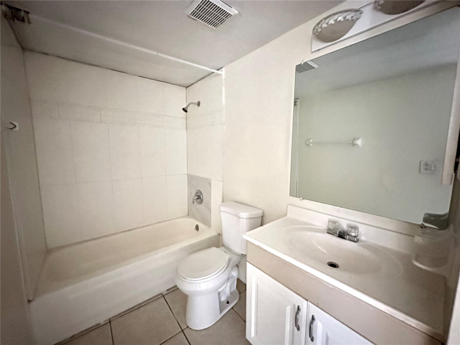 2830 SOMERSET PARK DR #201, TAMPA, FL, 33613