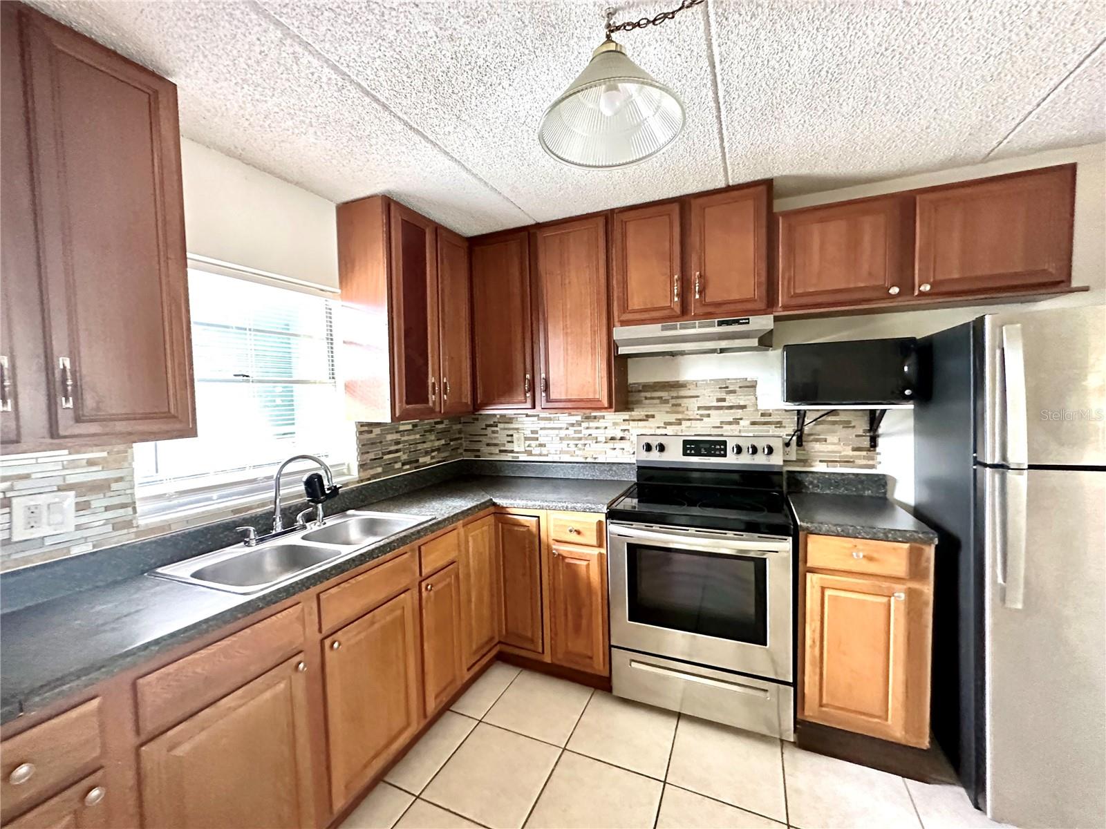 2830 SOMERSET PARK DR #201, TAMPA, FL, 33613