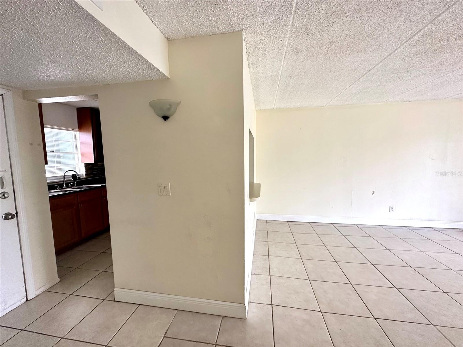 2830 SOMERSET PARK DR #201, TAMPA, FL, 33613