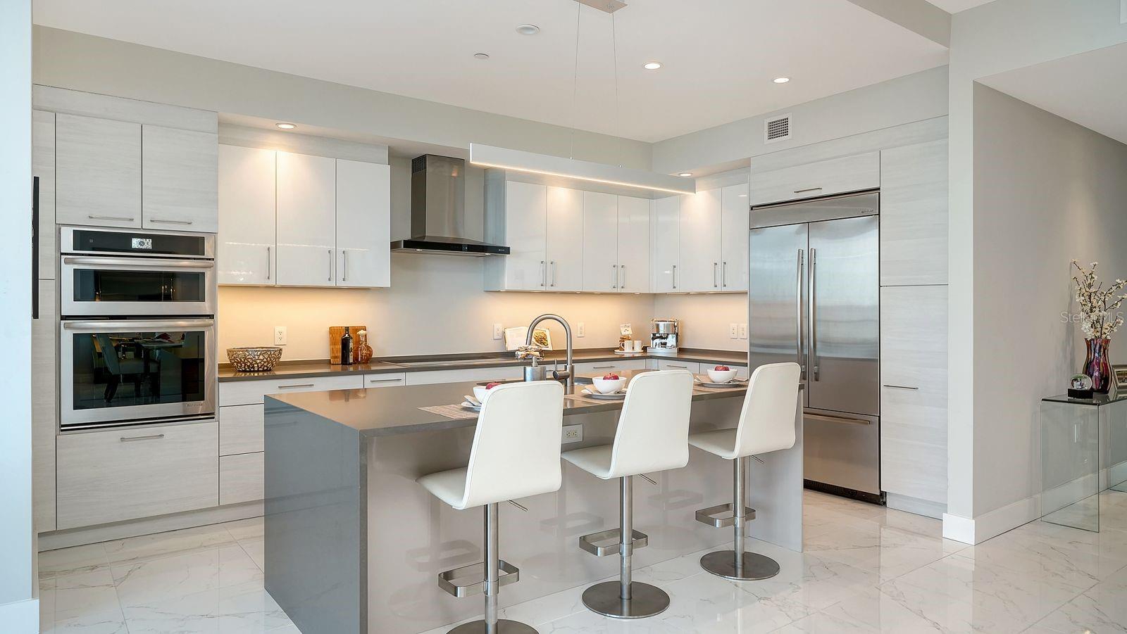 1155 N GULFSTREAM AVE #401, SARASOTA, FL, 34236