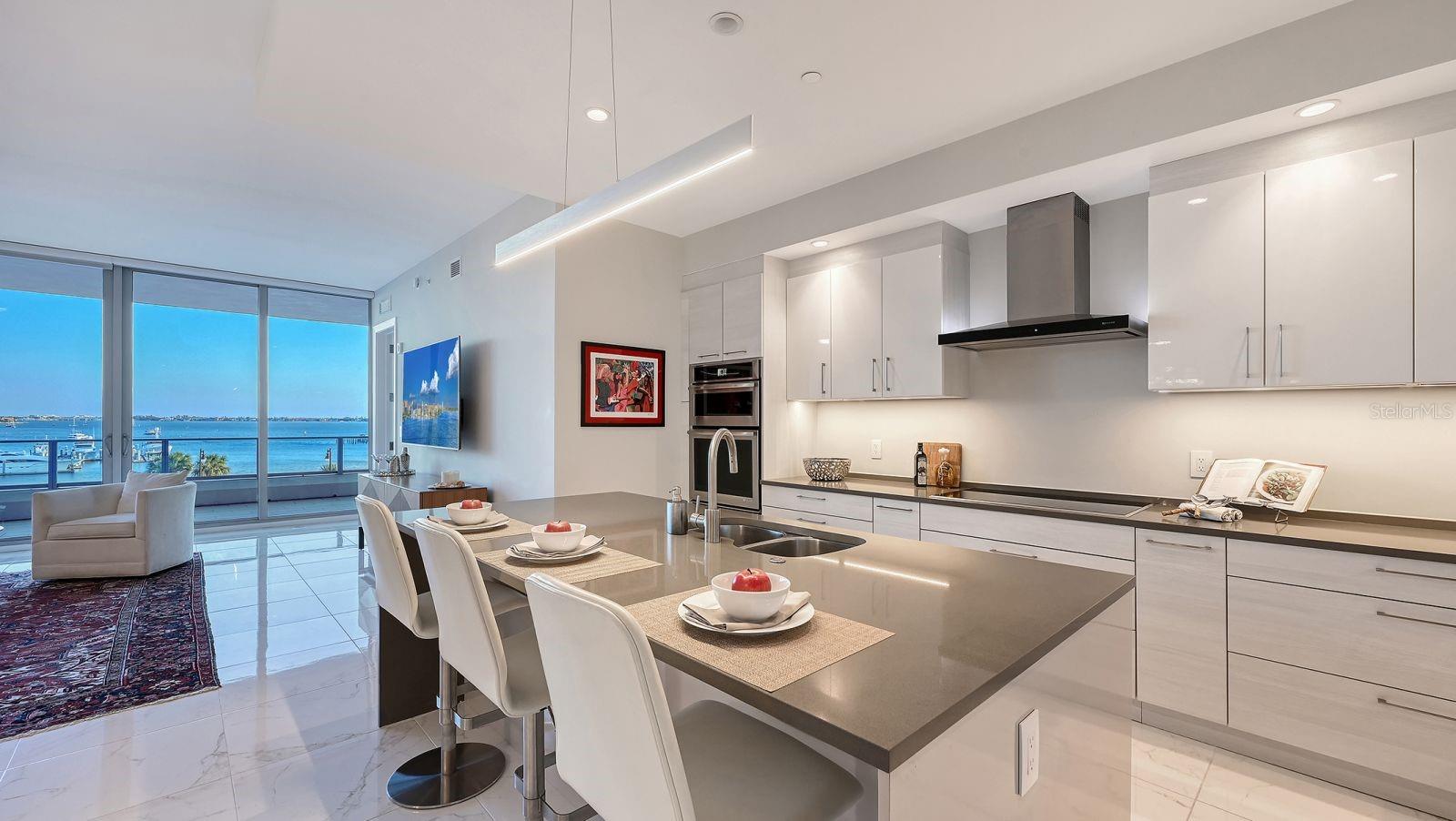 1155 N GULFSTREAM AVE #401, SARASOTA, FL, 34236
