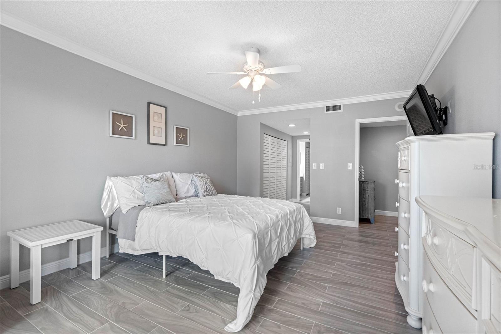 1501 GULF BLVD #102, CLEARWATER BEACH, FL, 33767