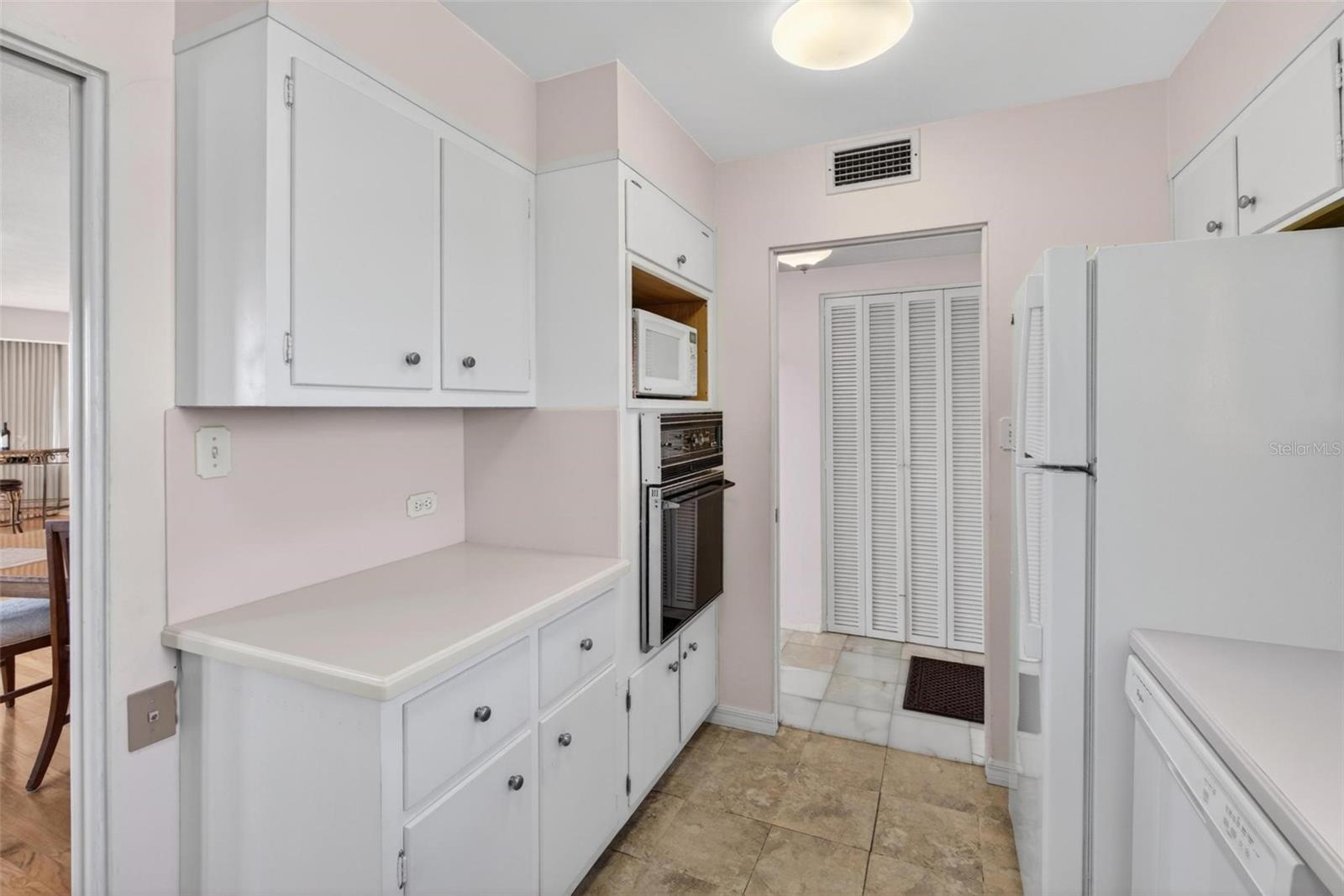 1365 SNELL ISLE BLVD NE #6A, ST PETERSBURG, FL, 33704