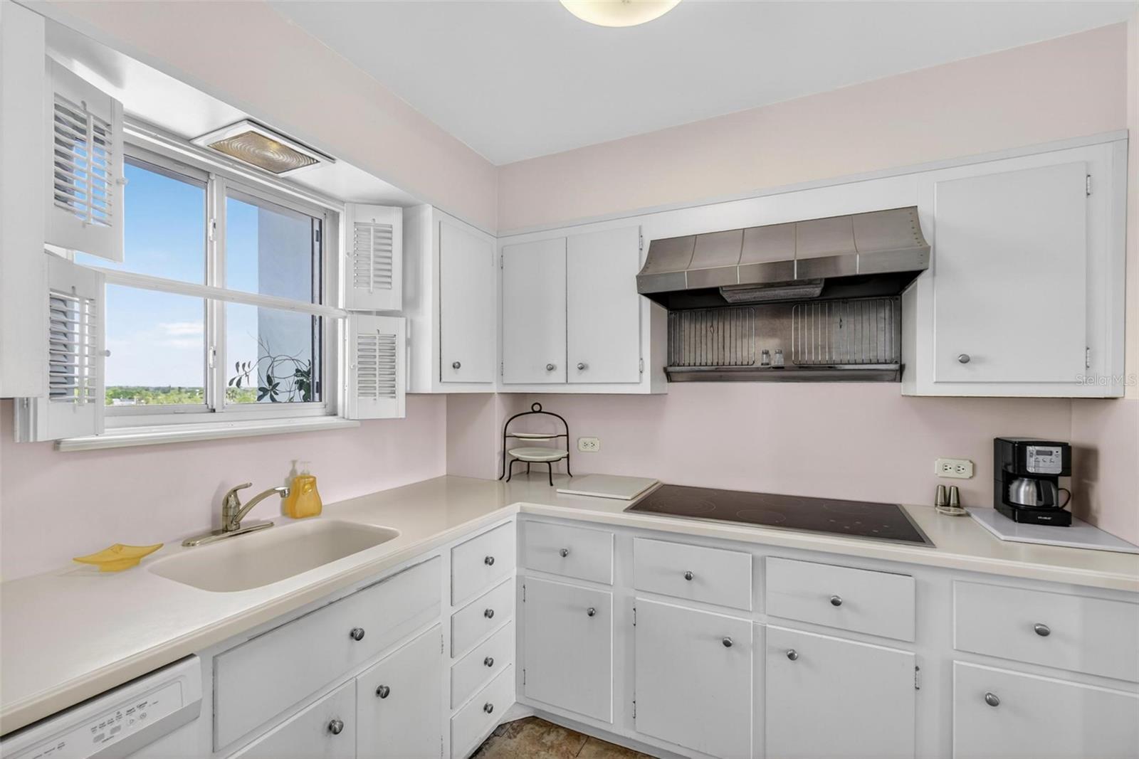 1365 SNELL ISLE BLVD NE #6A, ST PETERSBURG, FL, 33704