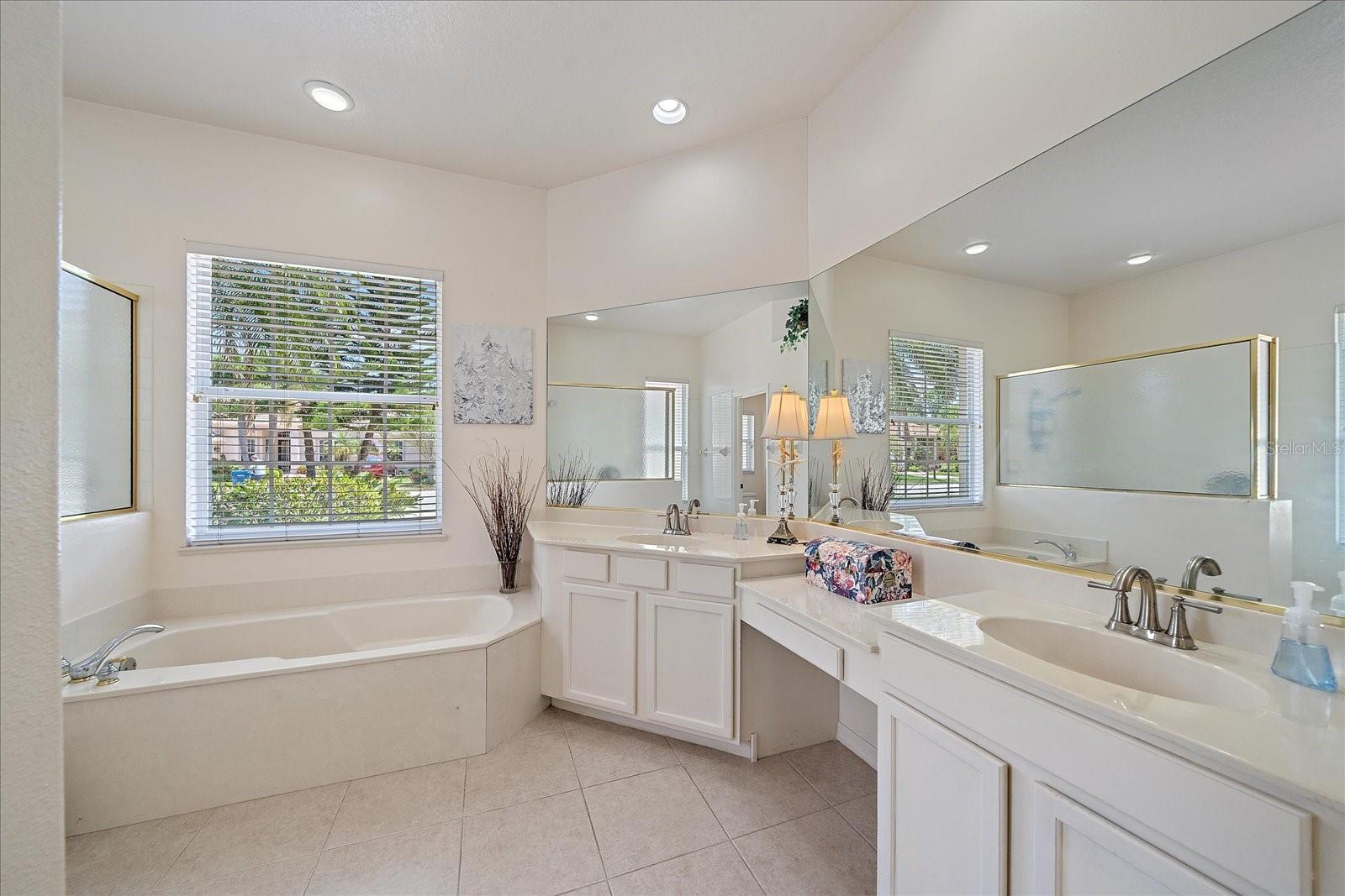 7220 SOUTHGATE CT, SARASOTA, FL, 34243