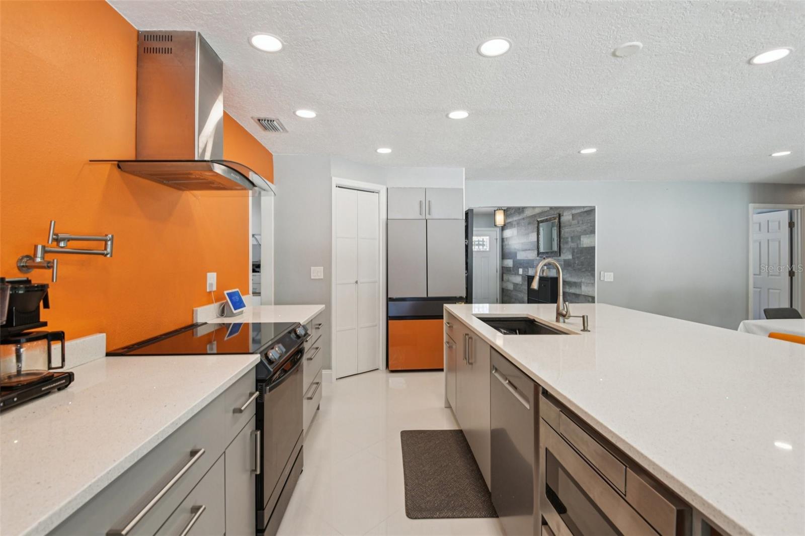 10000 W BAY ST, SEMINOLE, FL, 33776