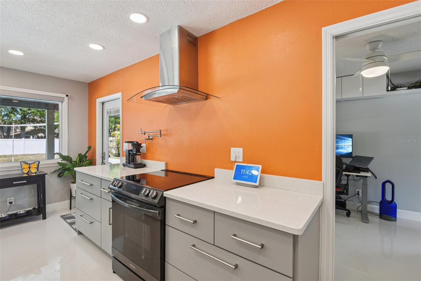 10000 W BAY ST, SEMINOLE, FL, 33776