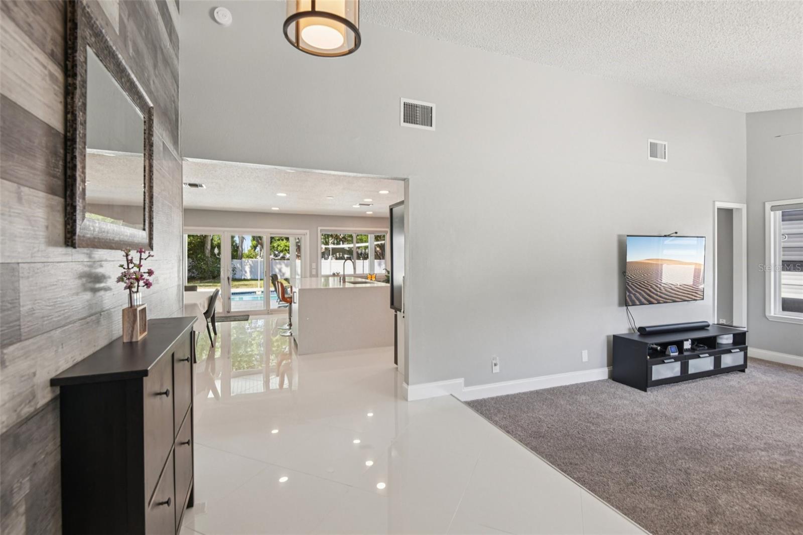 10000 W BAY ST, SEMINOLE, FL, 33776