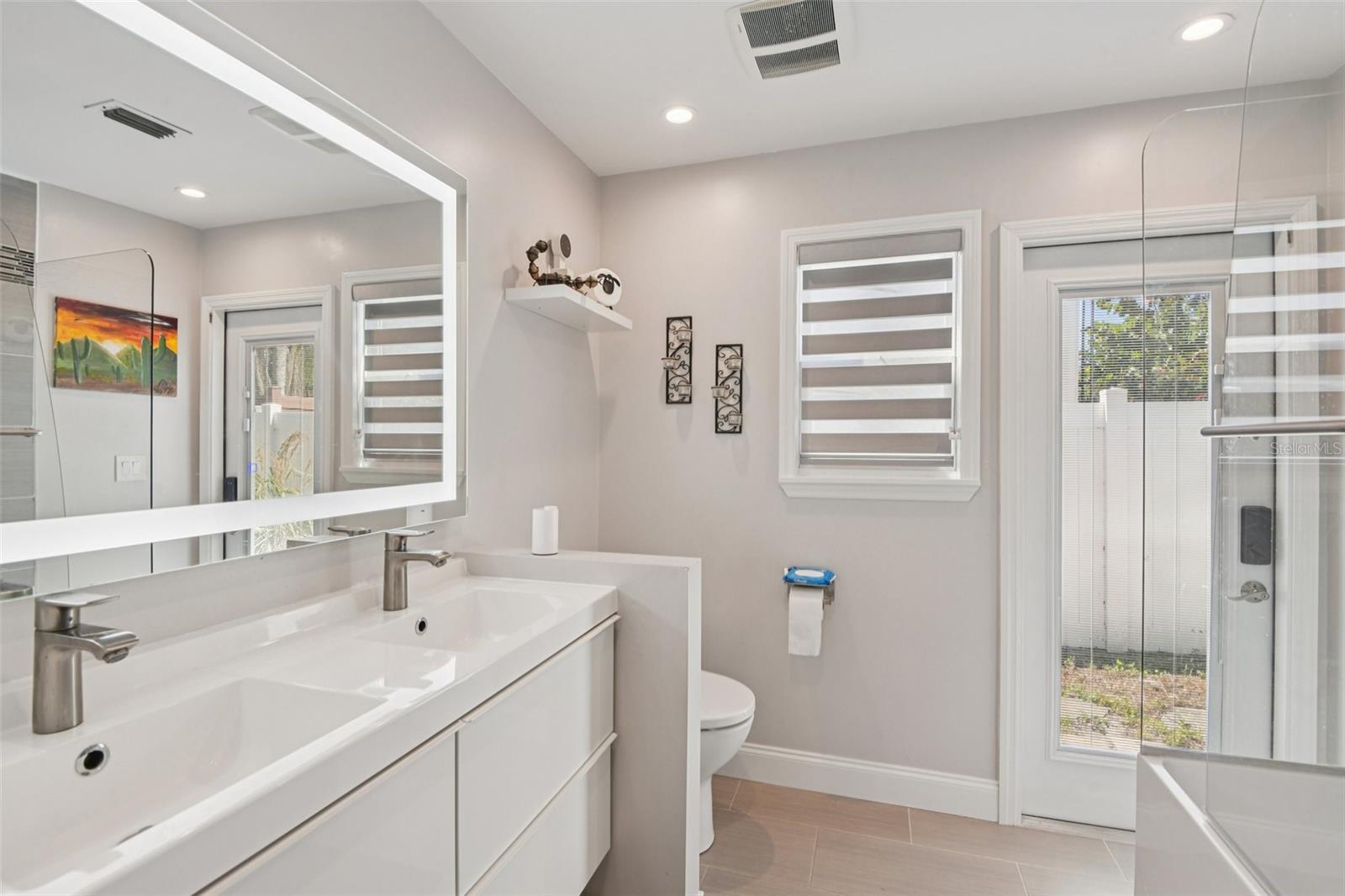 10000 W BAY ST, SEMINOLE, FL, 33776