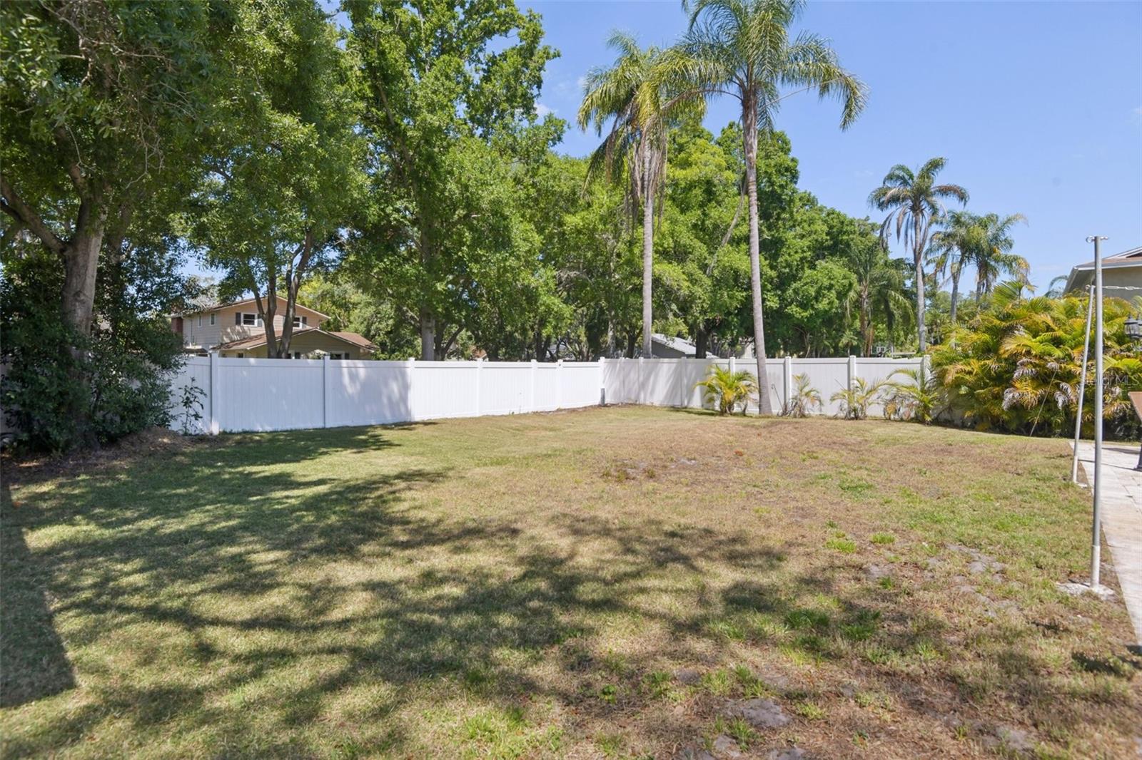 10000 W BAY ST, SEMINOLE, FL, 33776