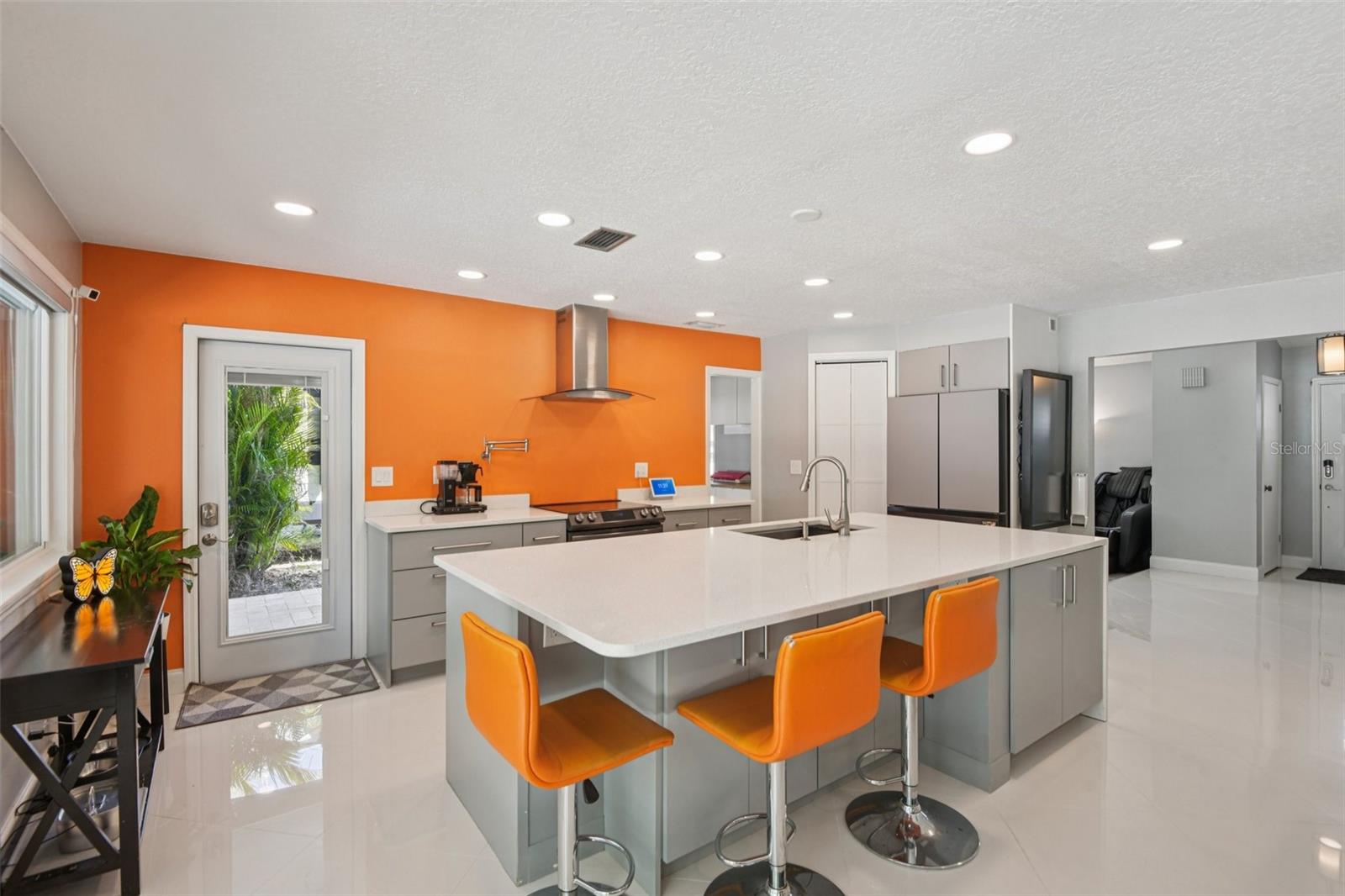 10000 W BAY ST, SEMINOLE, FL, 33776