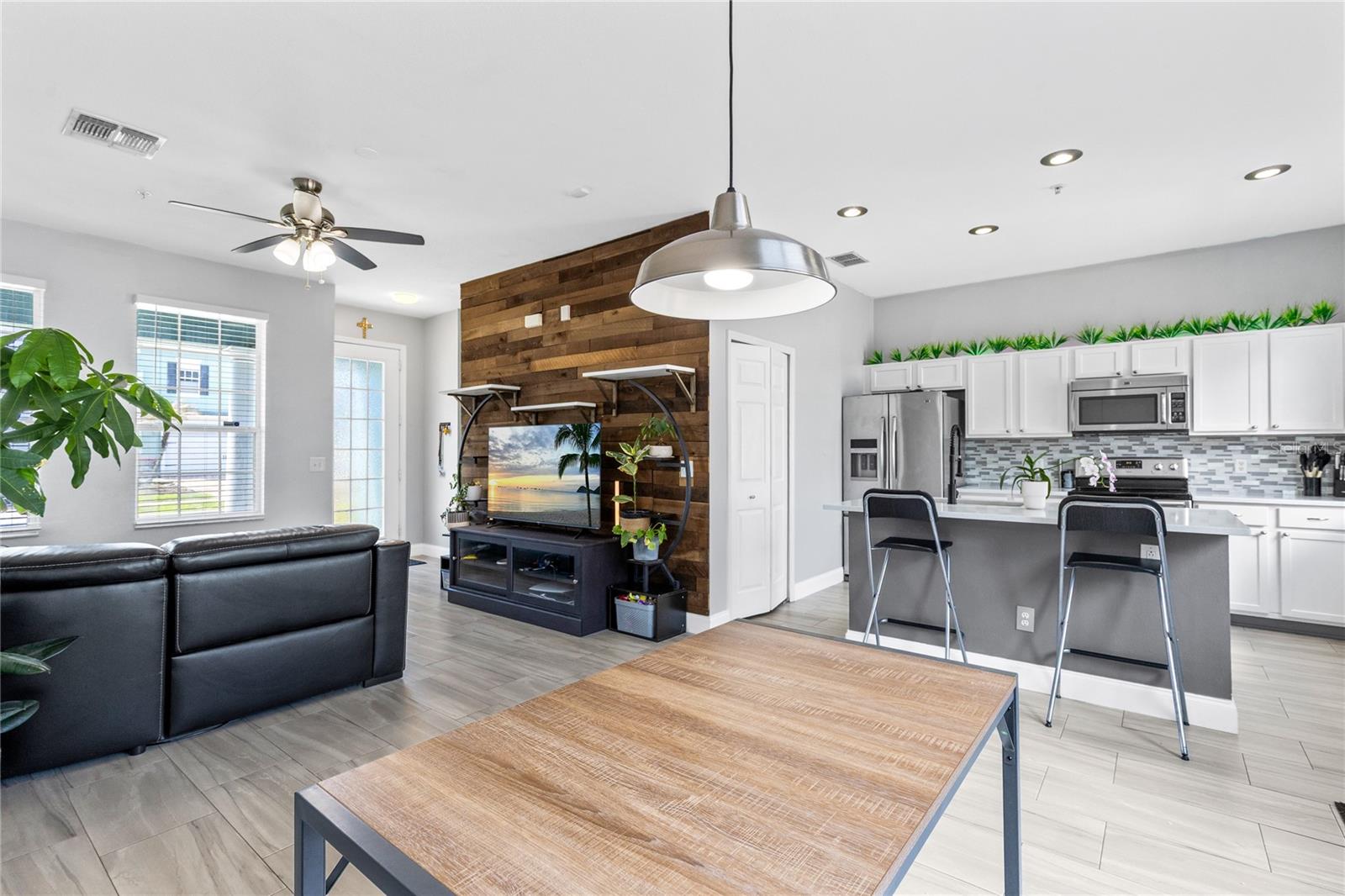 6187 CHAPLEDALE DR, ORLANDO, FL, 32829