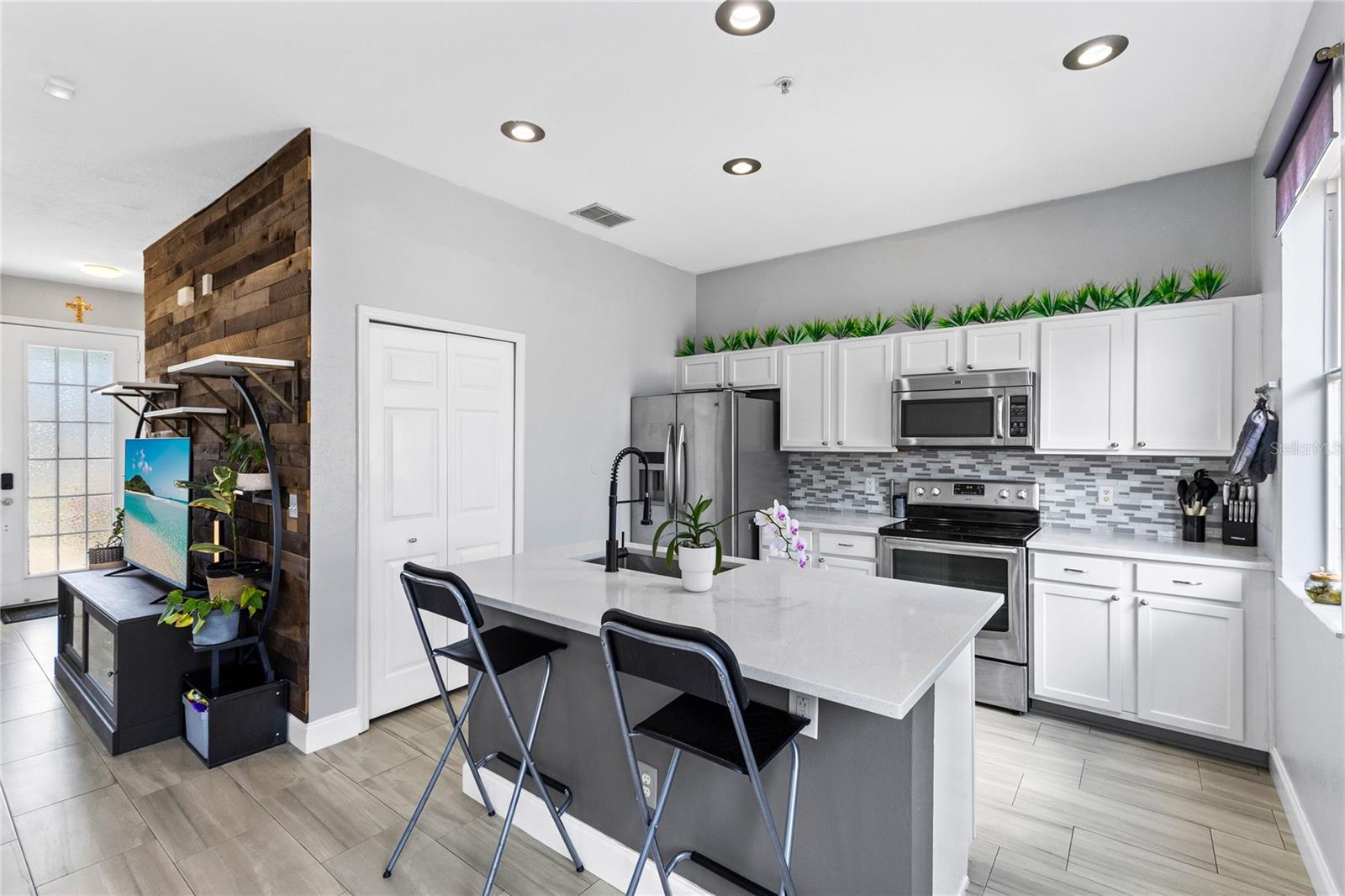 6187 CHAPLEDALE DR, ORLANDO, FL, 32829