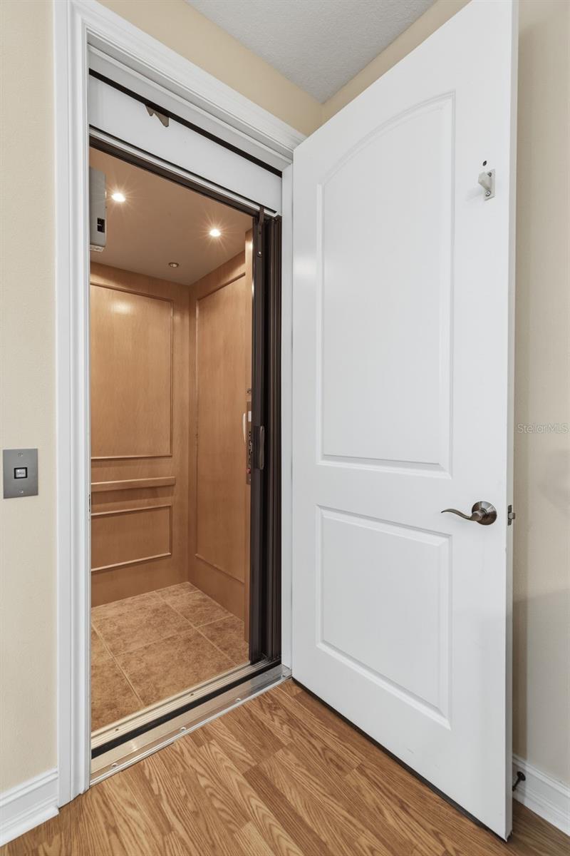 4113 COURTSIDE WAY, TAMPA, FL, 33618