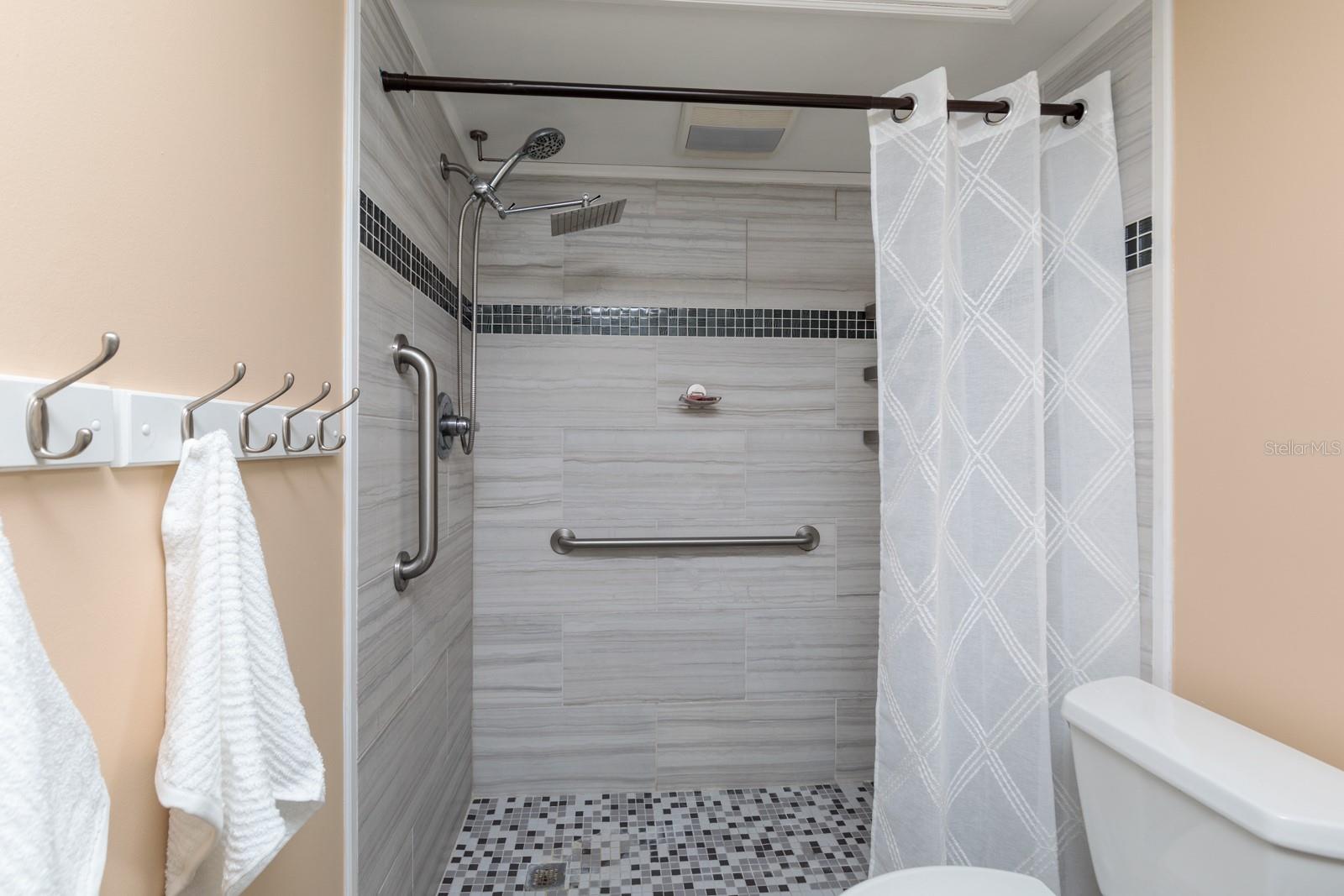 1 S BOCA CIEGA POINT BLVD #204, ST PETERSBURG, FL, 33708