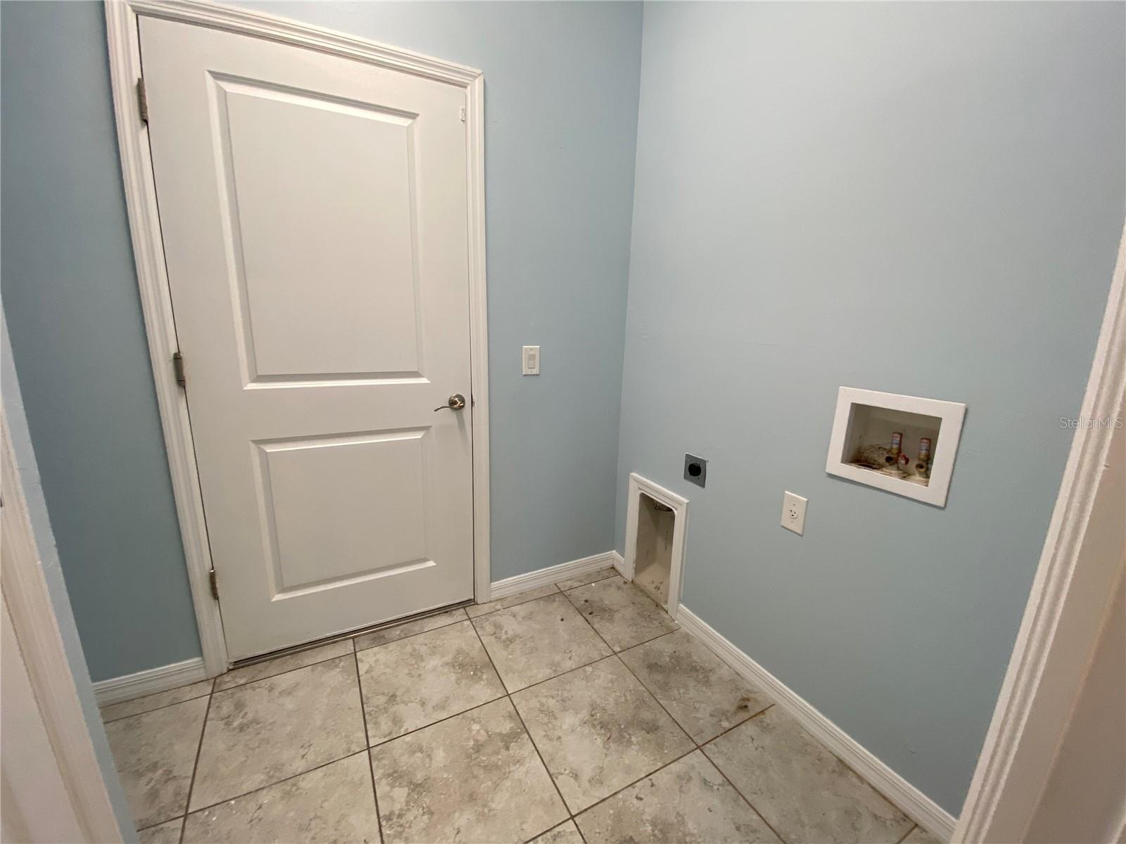 18235 EAU GALLIE CIR, PORT CHARLOTTE, FL, 33948