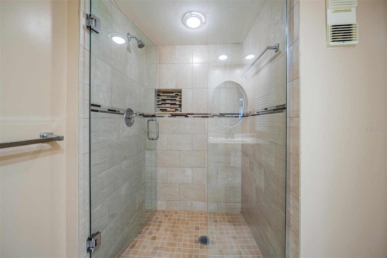 225 COUNTRY CLUB DR #1209, LARGO, FL, 33771