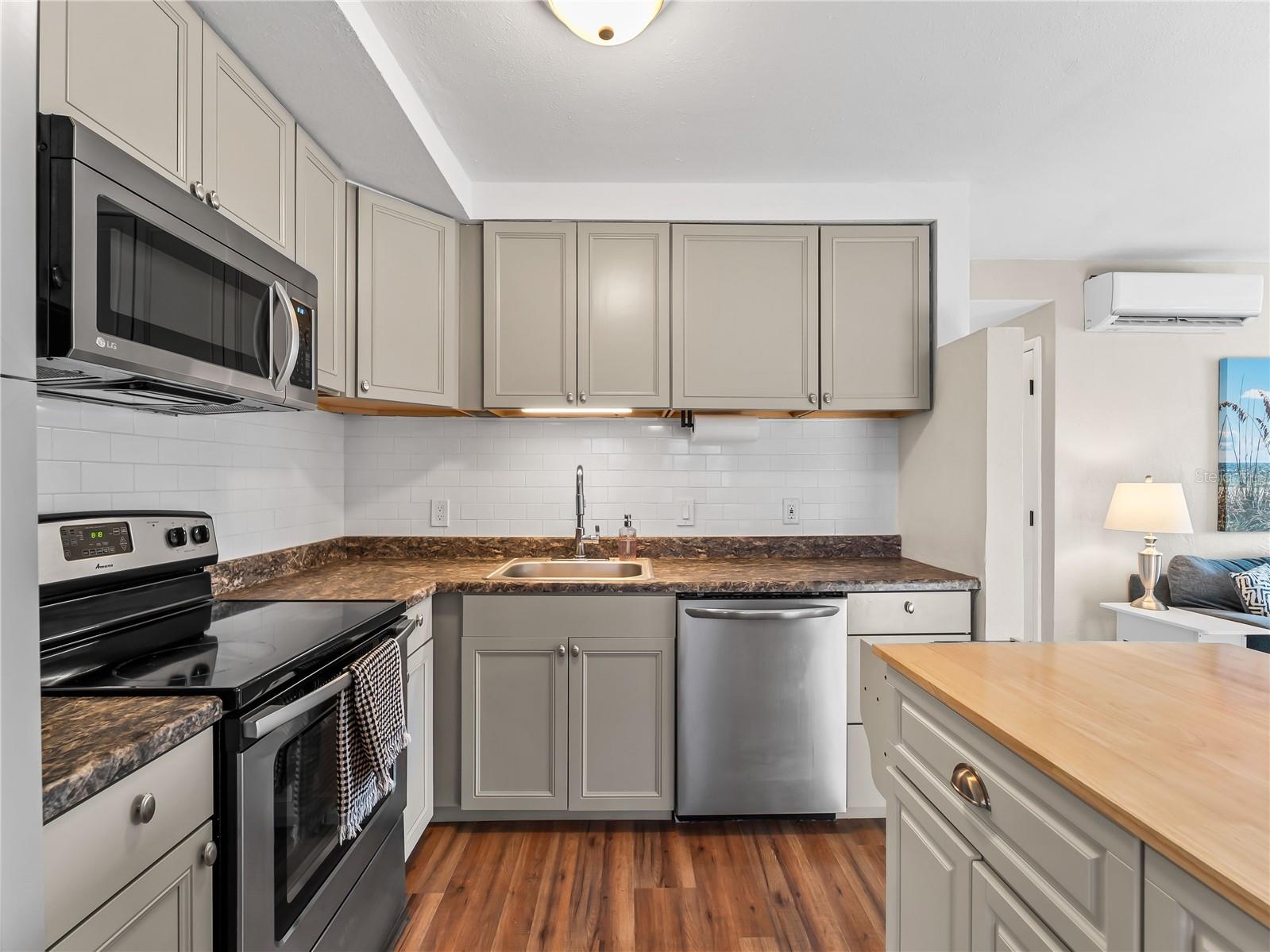 1328 JAMAICA RD, VENICE, FL, 34293