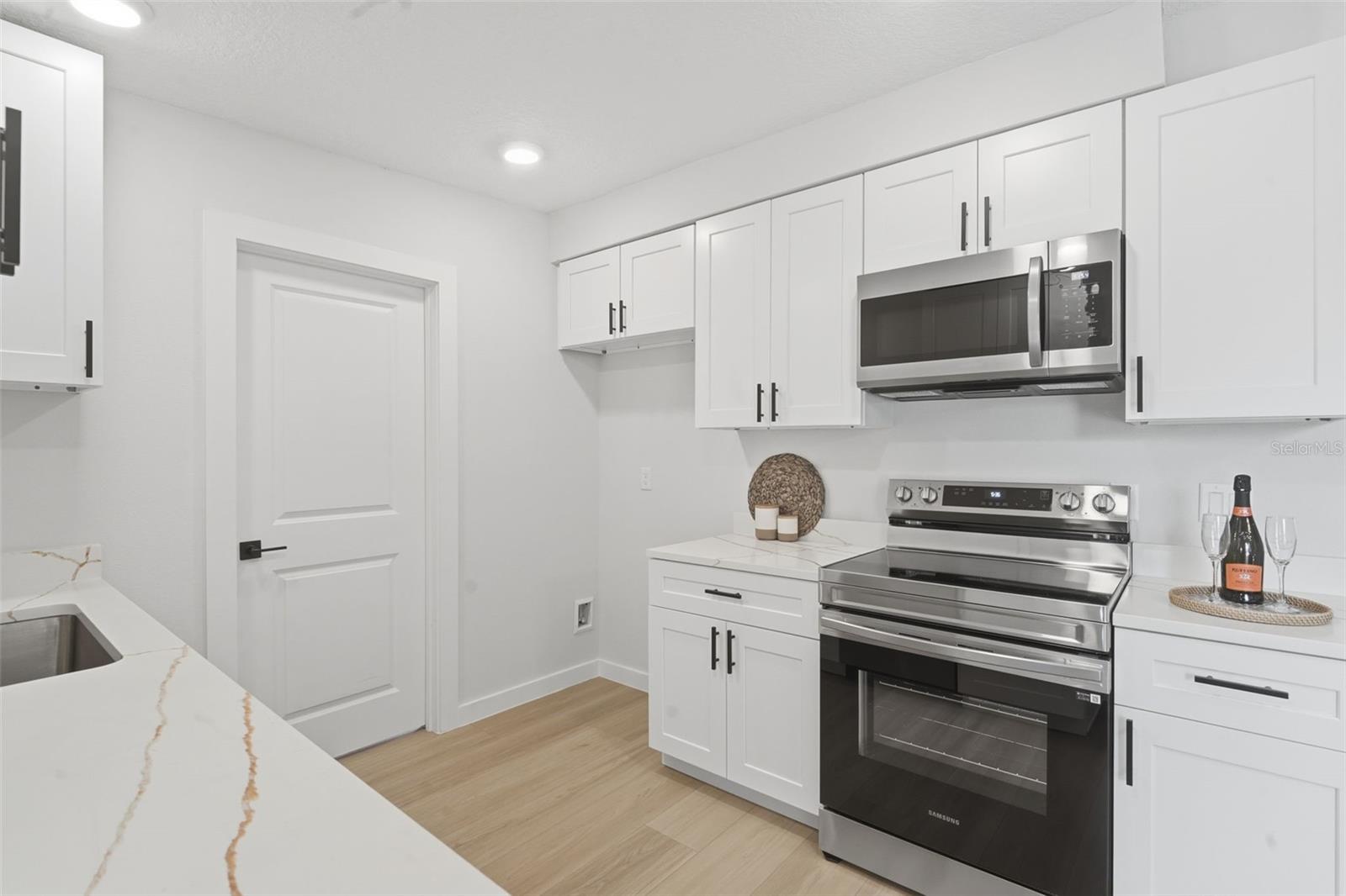 725 LOGAN DR, LONGWOOD, FL, 32750