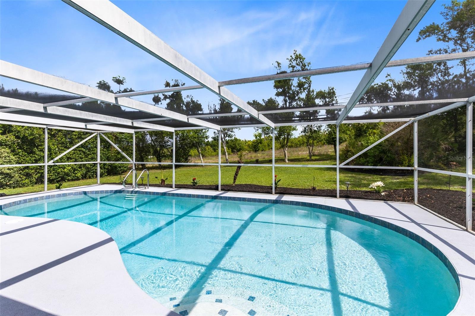 680 N APACHE CIR, DELTONA, FL, 32725