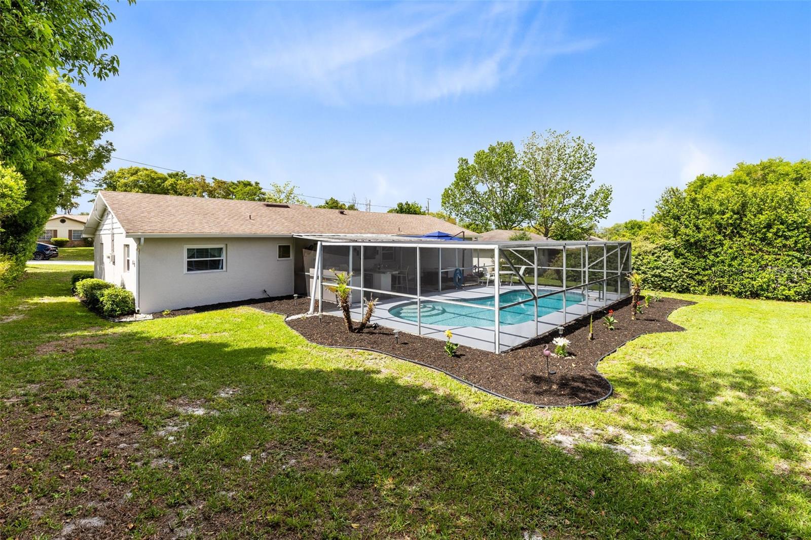 680 N APACHE CIR, DELTONA, FL, 32725