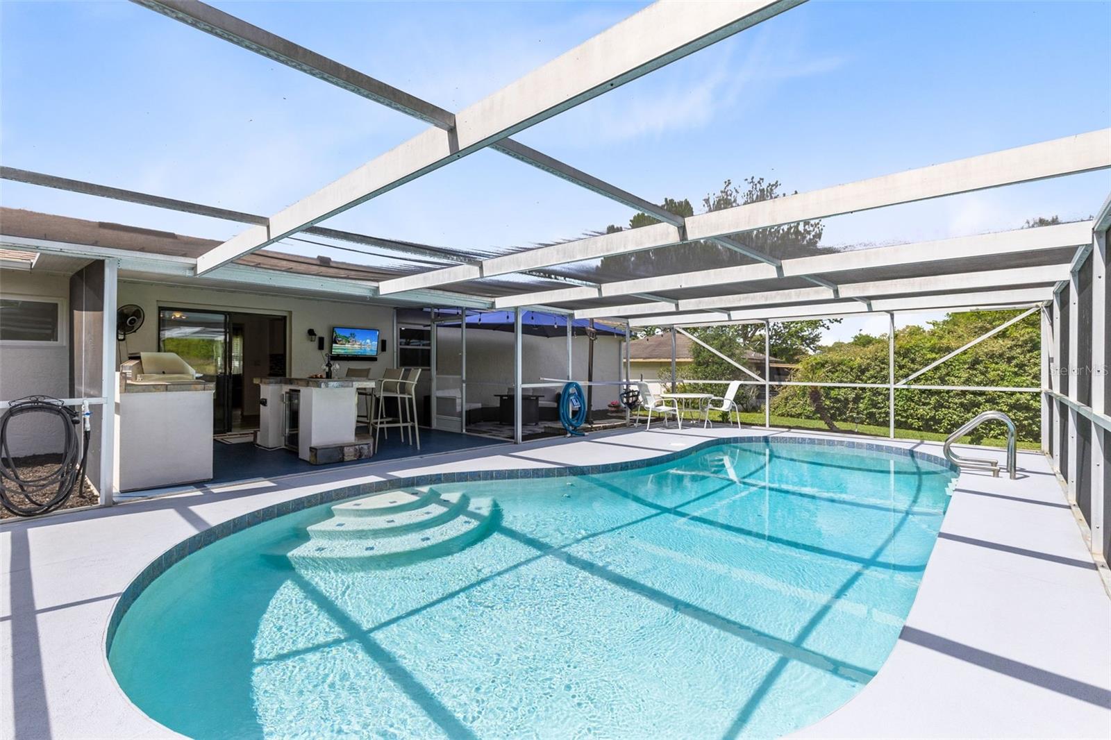 680 N APACHE CIR, DELTONA, FL, 32725