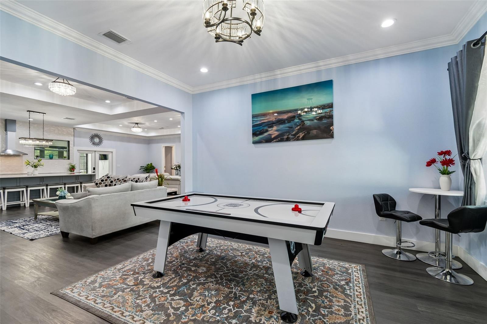 106 W 122ND AVE, TAMPA, FL, 33612