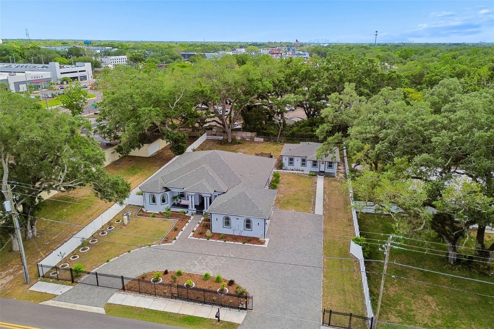 106 W 122ND AVE, TAMPA, FL, 33612