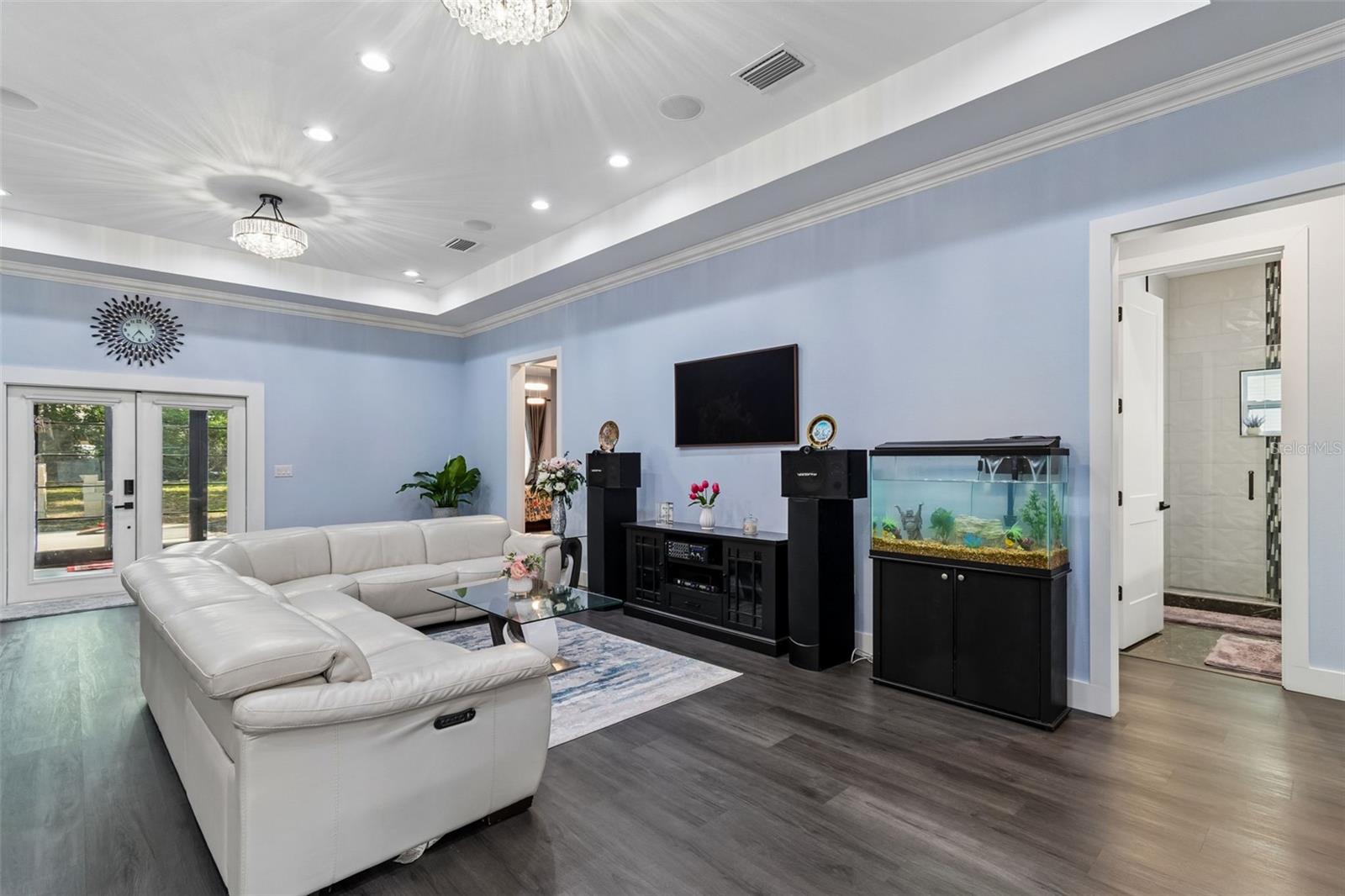 106 W 122ND AVE, TAMPA, FL, 33612