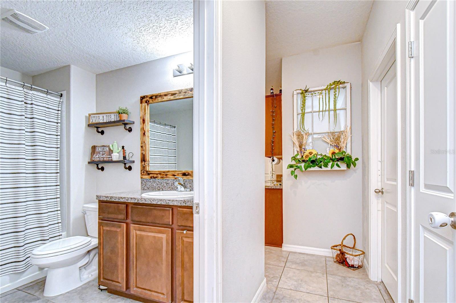 6823 HAZELNUT SPICE DR, SUN CITY CENTER, FL, 33573