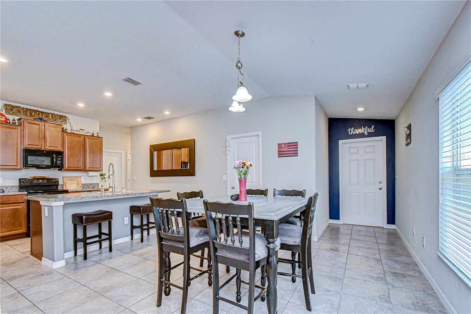 6823 HAZELNUT SPICE DR, SUN CITY CENTER, FL, 33573