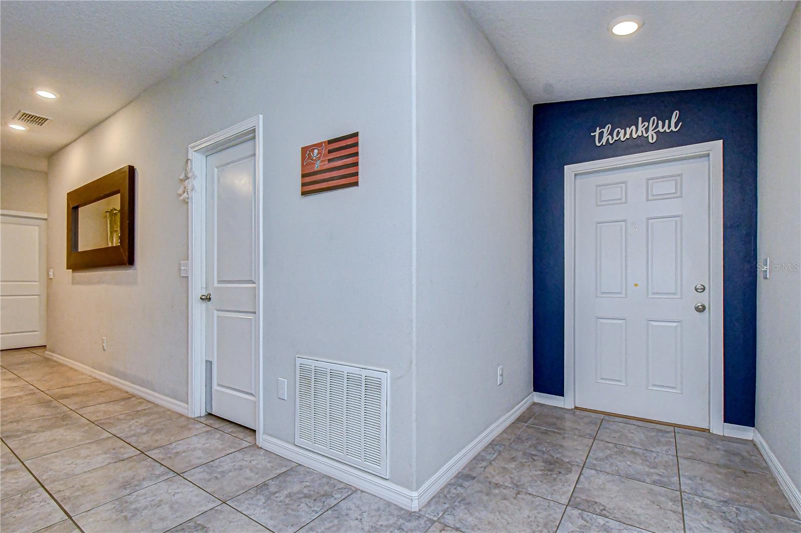 6823 HAZELNUT SPICE DR, SUN CITY CENTER, FL, 33573