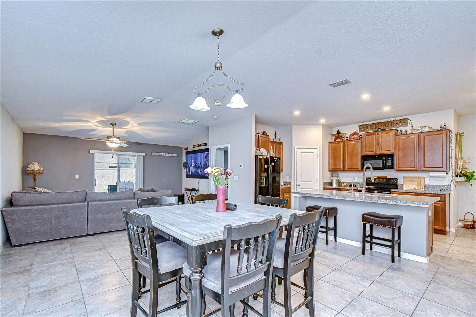 6823 HAZELNUT SPICE DR, SUN CITY CENTER, FL, 33573