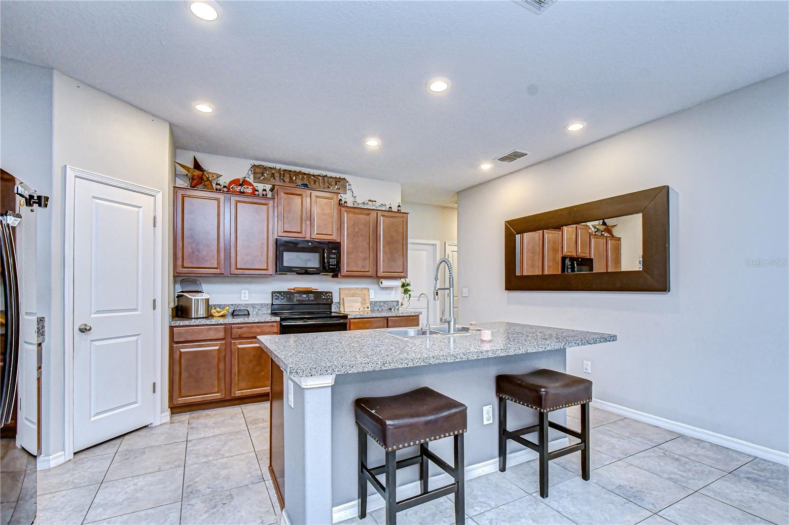 6823 HAZELNUT SPICE DR, SUN CITY CENTER, FL, 33573