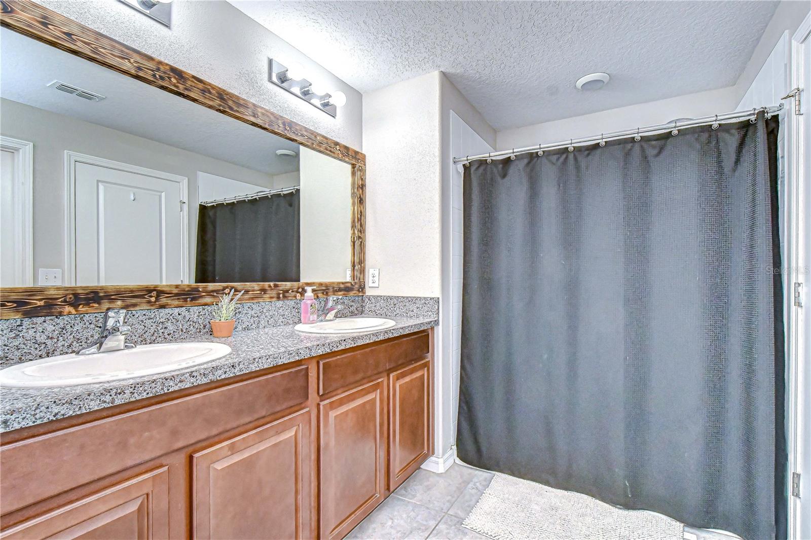 6823 HAZELNUT SPICE DR, SUN CITY CENTER, FL, 33573