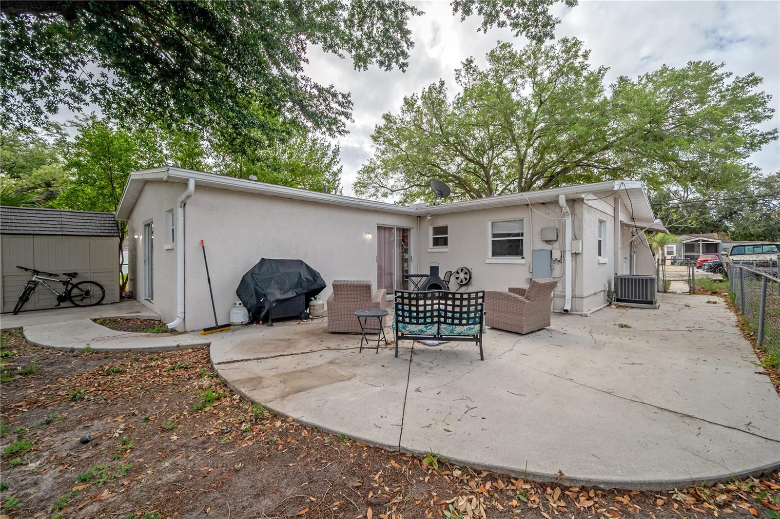 2119 W HENRY AVE, TAMPA, FL, 33603