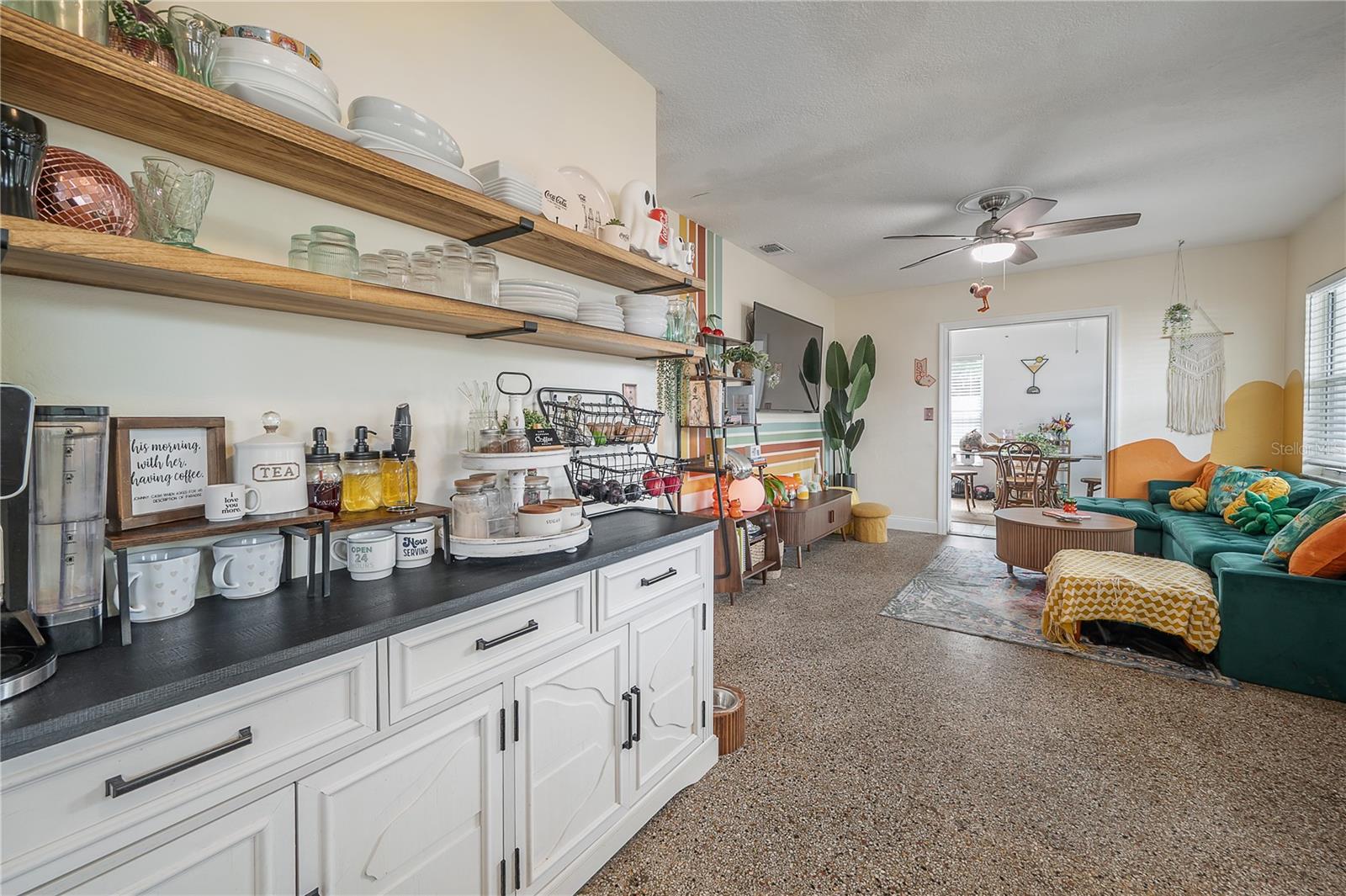 2119 W HENRY AVE, TAMPA, FL, 33603