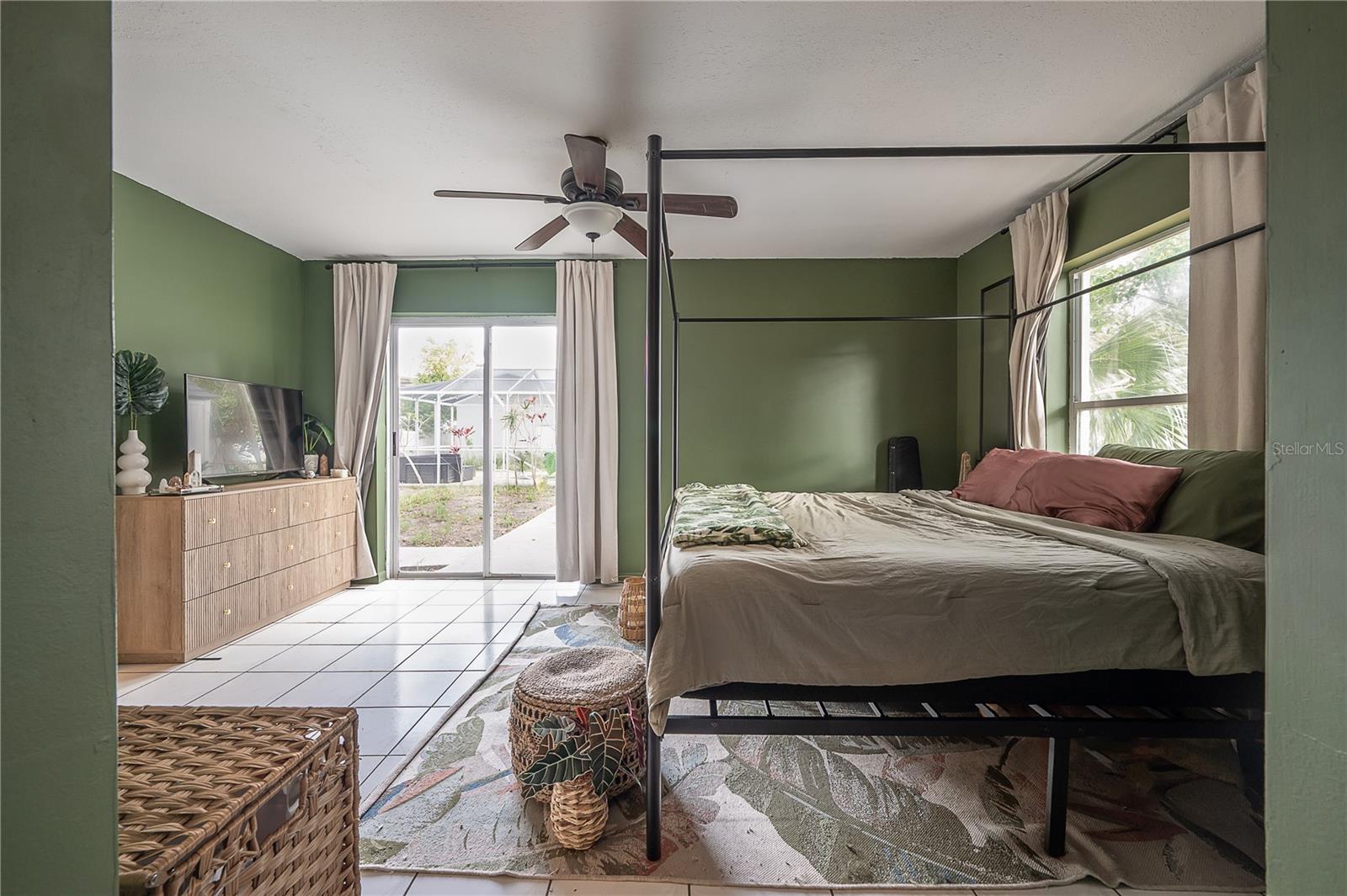 2119 W HENRY AVE, TAMPA, FL, 33603