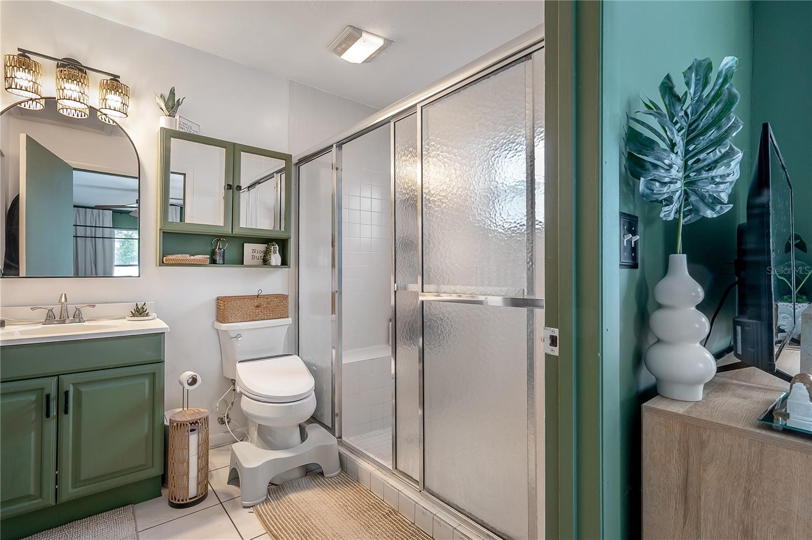 2119 W HENRY AVE, TAMPA, FL, 33603