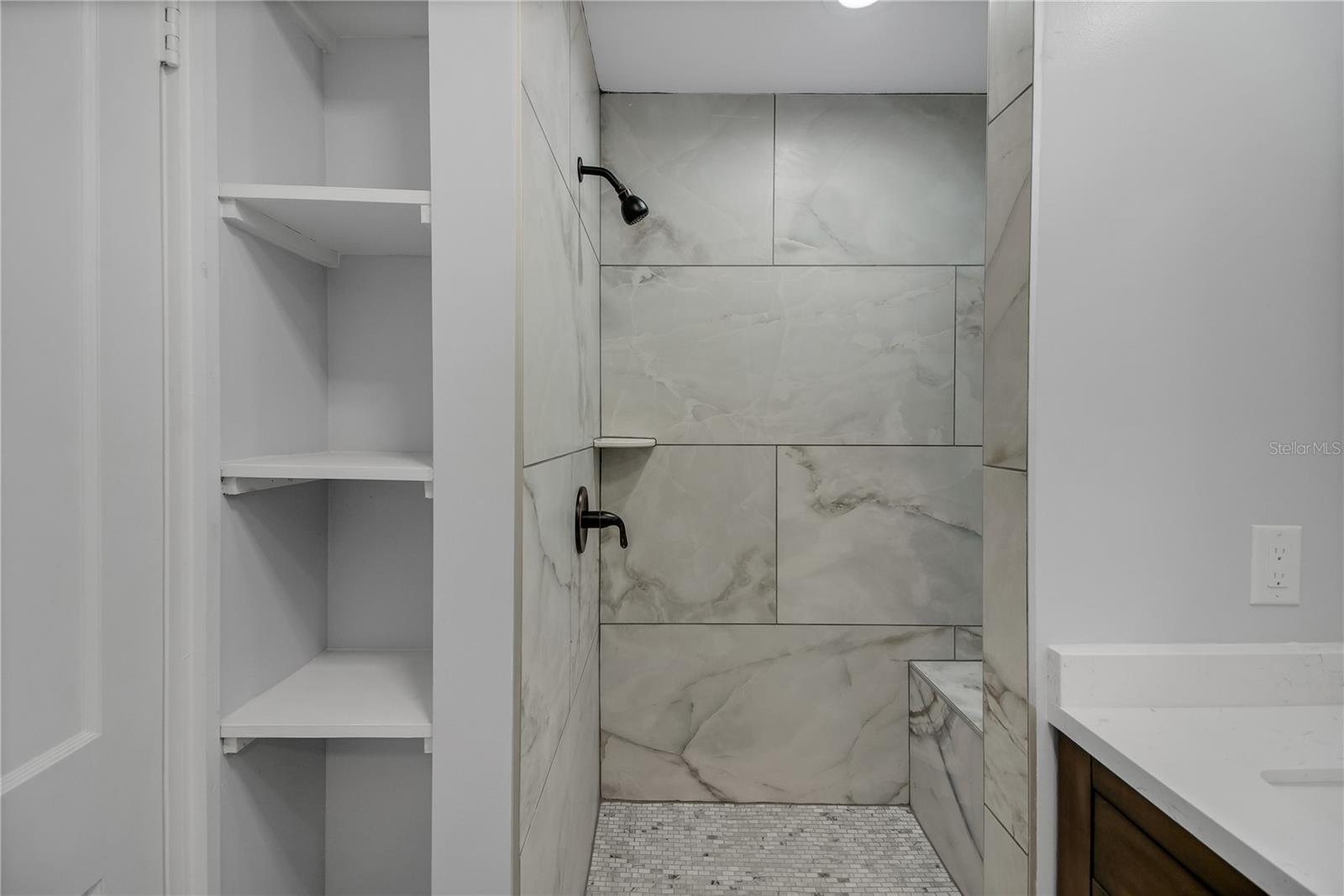 30437 ORANGE DR, LEESBURG, FL, 34748