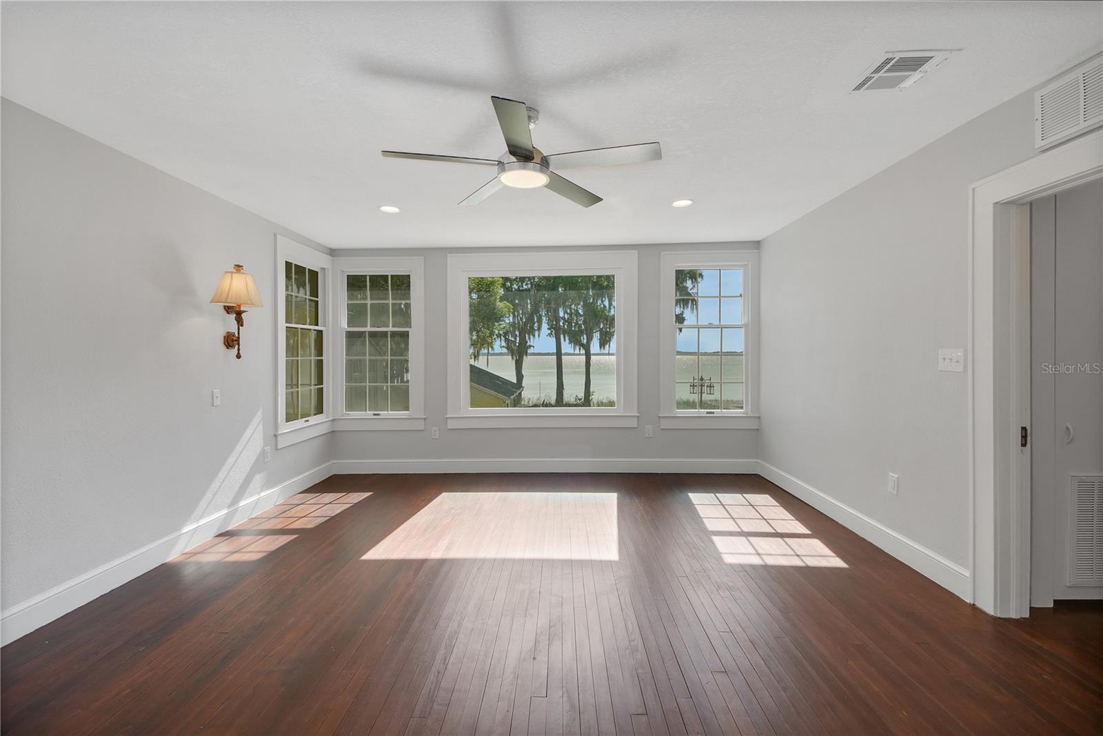 30437 ORANGE DR, LEESBURG, FL, 34748