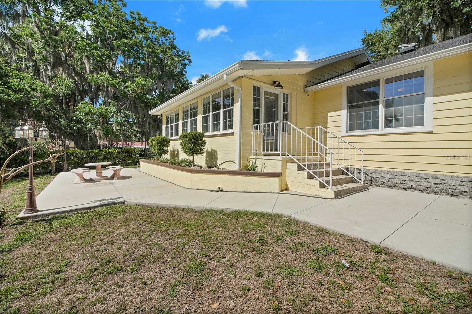 30437 ORANGE DR, LEESBURG, FL, 34748