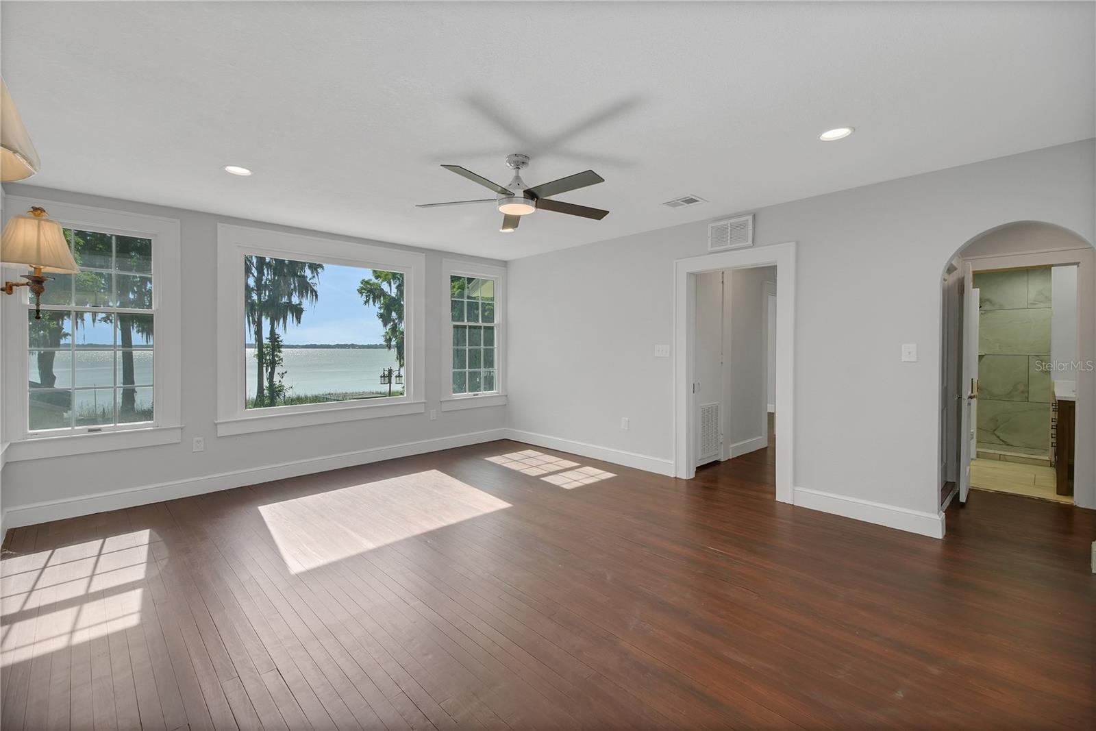 30437 ORANGE DR, LEESBURG, FL, 34748