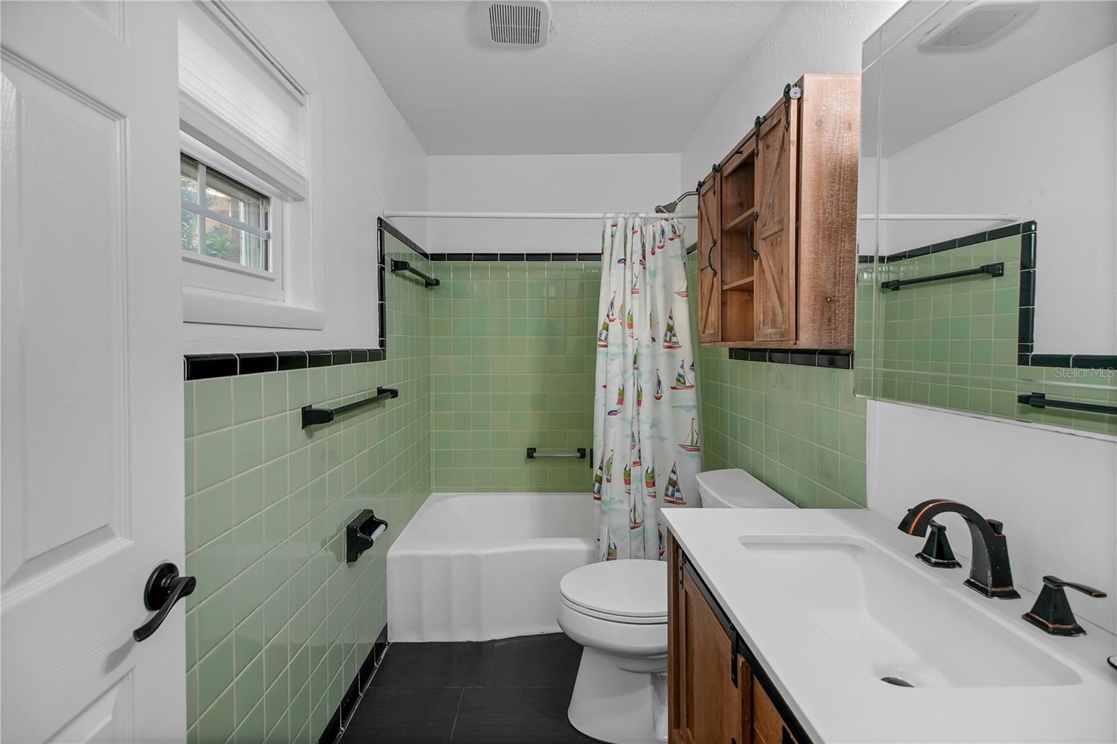 30437 ORANGE DR, LEESBURG, FL, 34748