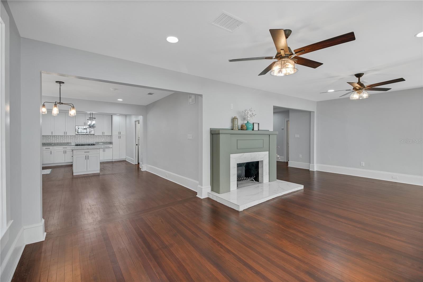 30437 ORANGE DR, LEESBURG, FL, 34748