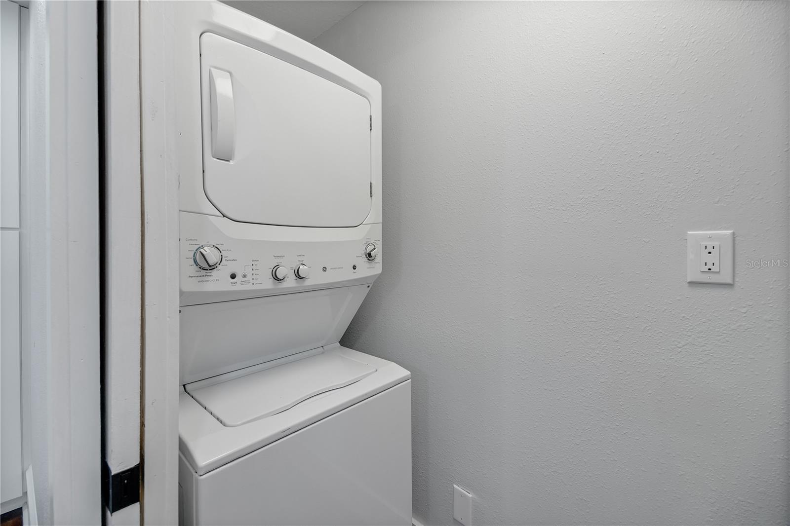 30437 ORANGE DR, LEESBURG, FL, 34748