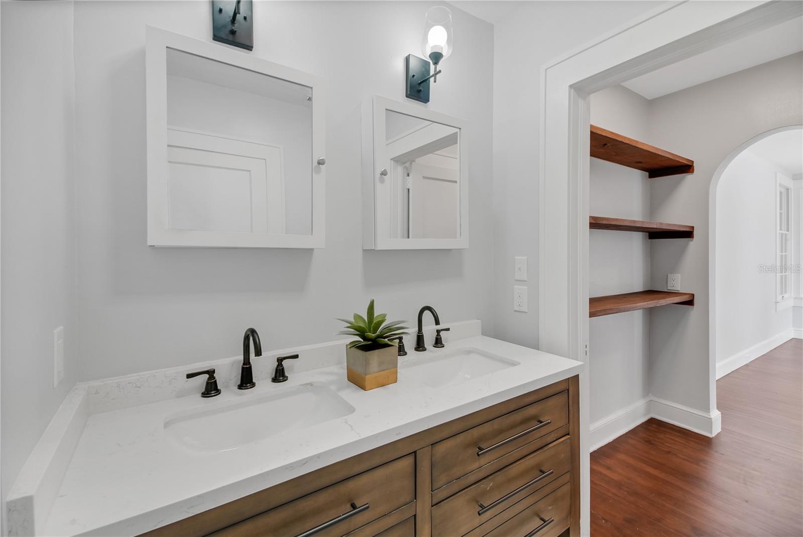 30437 ORANGE DR, LEESBURG, FL, 34748