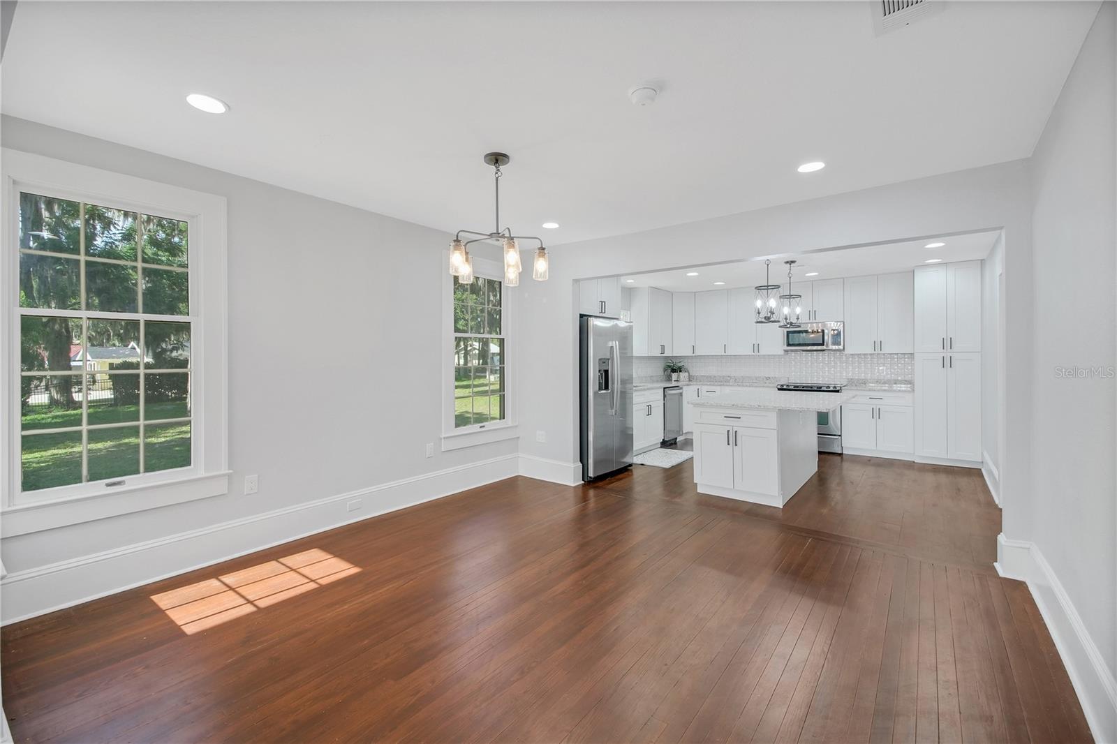 30437 ORANGE DR, LEESBURG, FL, 34748